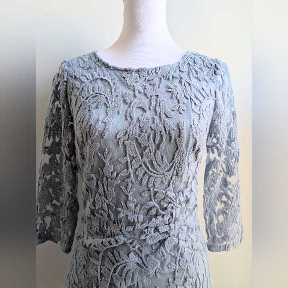 EUC... Adrianna Papell Ruched Blue Lace Sheath Dress Size 4 - Picture 3 of 11
